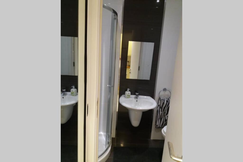Entire Guest Suite Saint Julian's Екстериор снимка